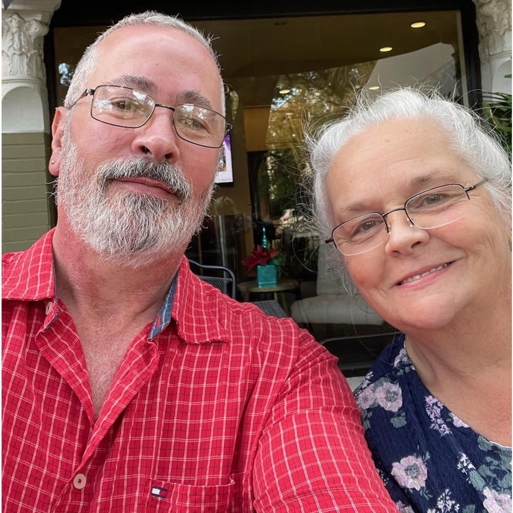 Meet your Posher, Teresa (Grammy) and Papaw 🤗✌️